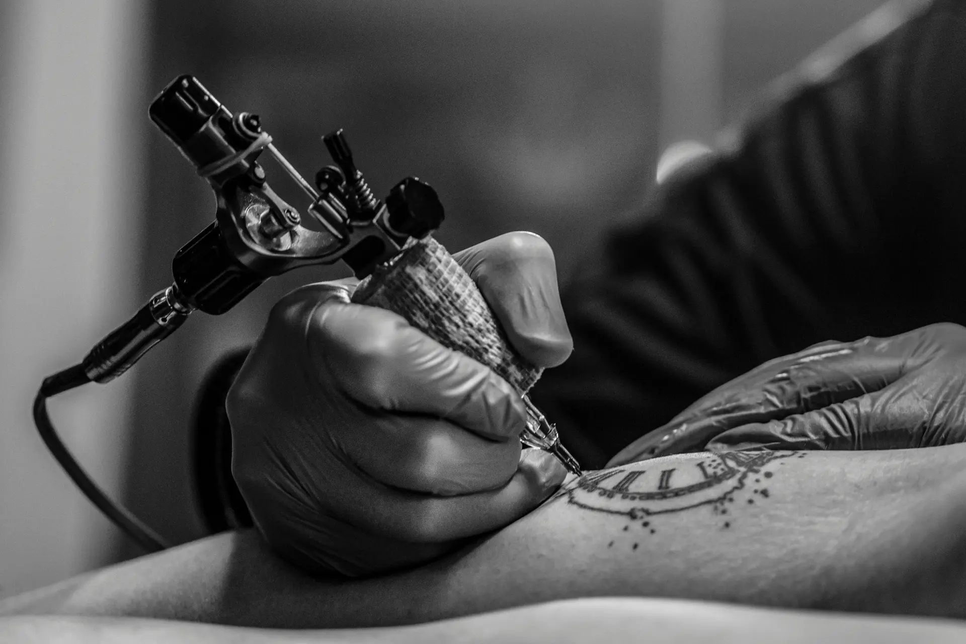 Significados de tatuajes pequeños: ideas con simbolismo y estilo en Tenerife