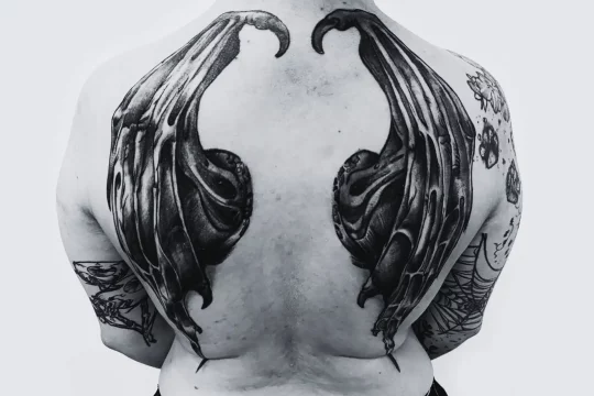 Tatuajes oscuros: estilos potentes para amantes del metal, el rock y lo alternativo