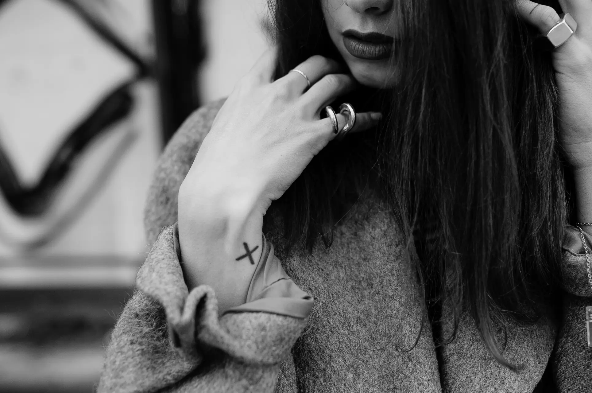 Tatuajes minimalistas: ideas, estilos y significados para tu primer tattoo